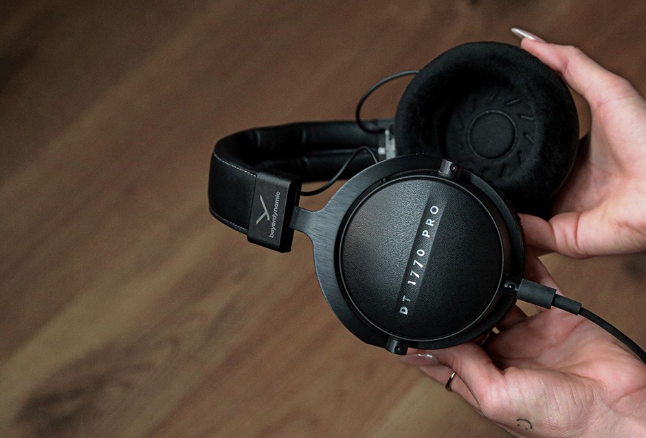 Beyerdynamic DT 1770 Pro MKII Premium Tesla studio headphones for